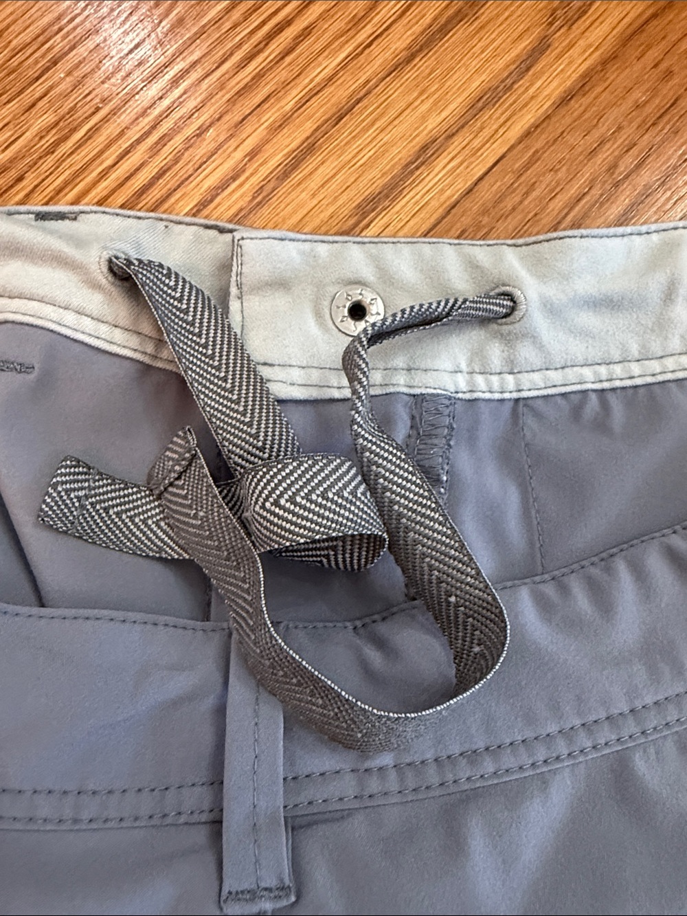 REI Women’s 12 Petite Gray Stretch Hiking Pants Adjustable Leg - Picture 8 of 11